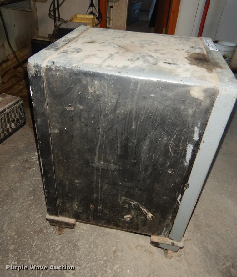 image for item EE9138 Safe