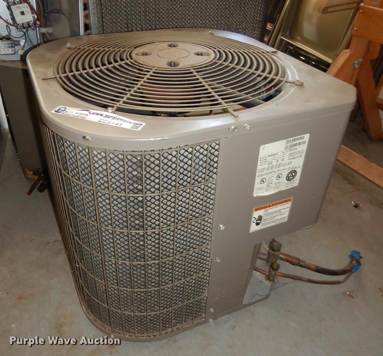 image for item EE9141 (2) central AC units
