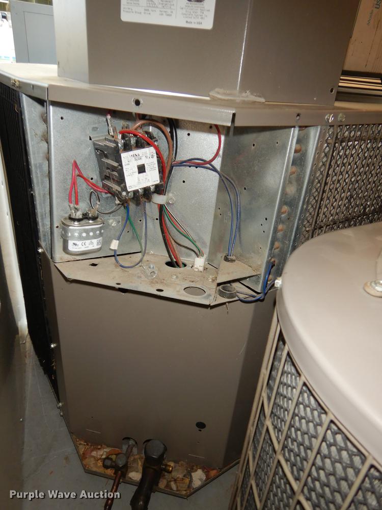 image for item EE9141 (2) central AC units