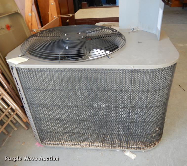 image for item EE9141 (2) central AC units