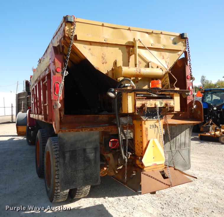image for item J5653 1994 Ford L8000 dump truck