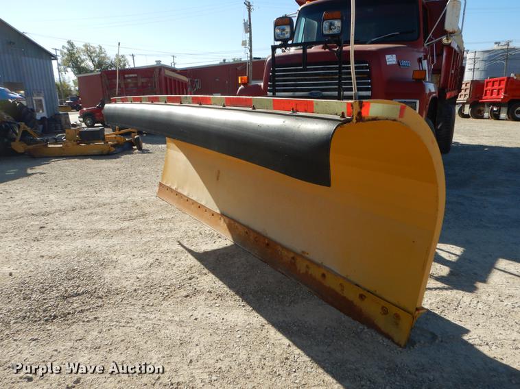 image for item J5653 1994 Ford L8000 dump truck