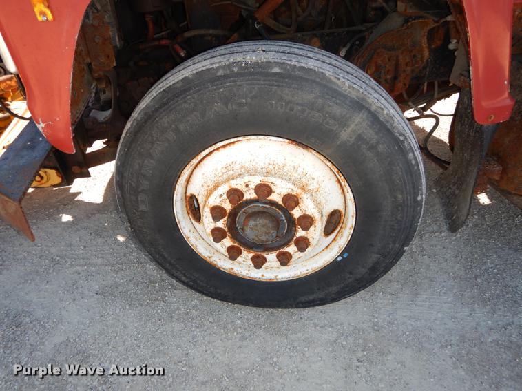 image for item J5653 1994 Ford L8000 dump truck