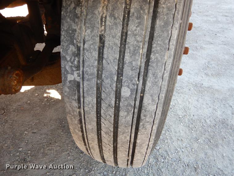 image for item J5653 1994 Ford L8000 dump truck