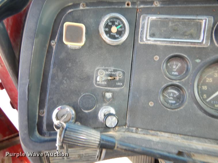 image for item J5653 1994 Ford L8000 dump truck