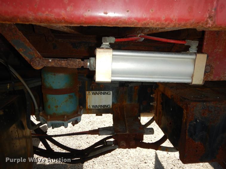 image for item J5653 1994 Ford L8000 dump truck