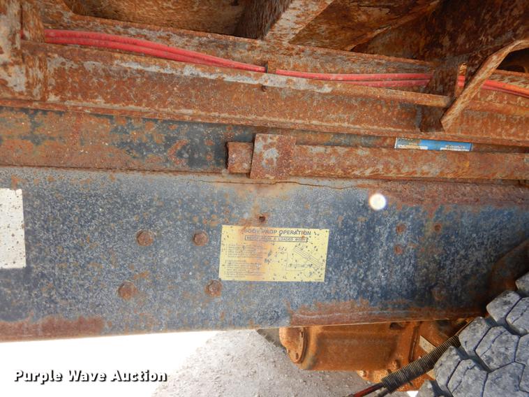 image for item J5653 1994 Ford L8000 dump truck