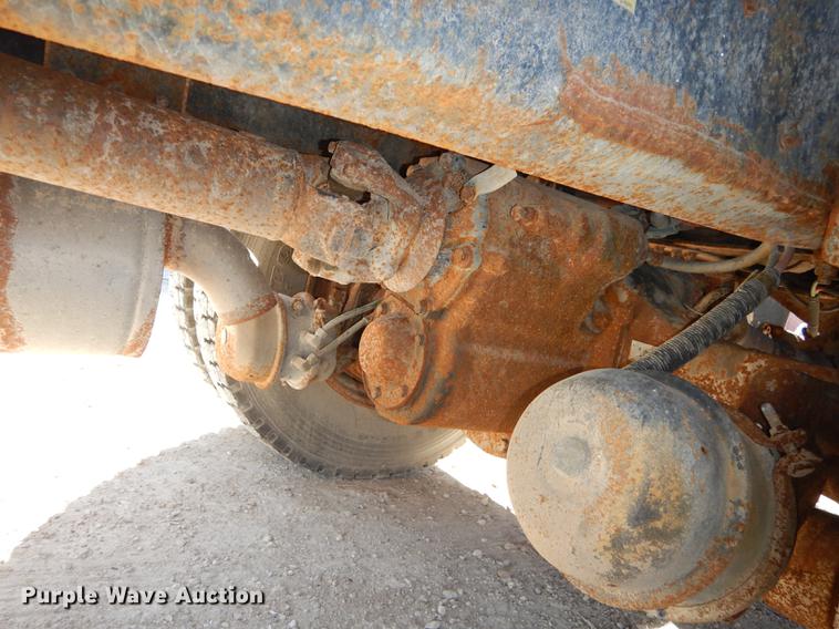 image for item J5653 1994 Ford L8000 dump truck