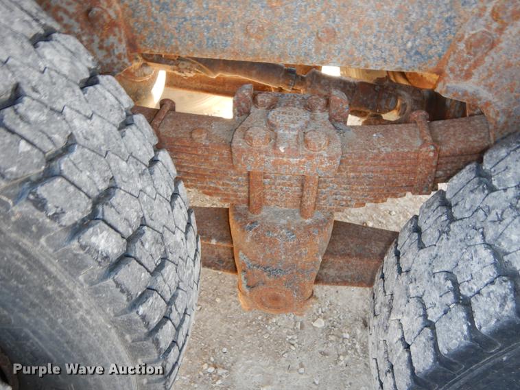 image for item J5653 1994 Ford L8000 dump truck