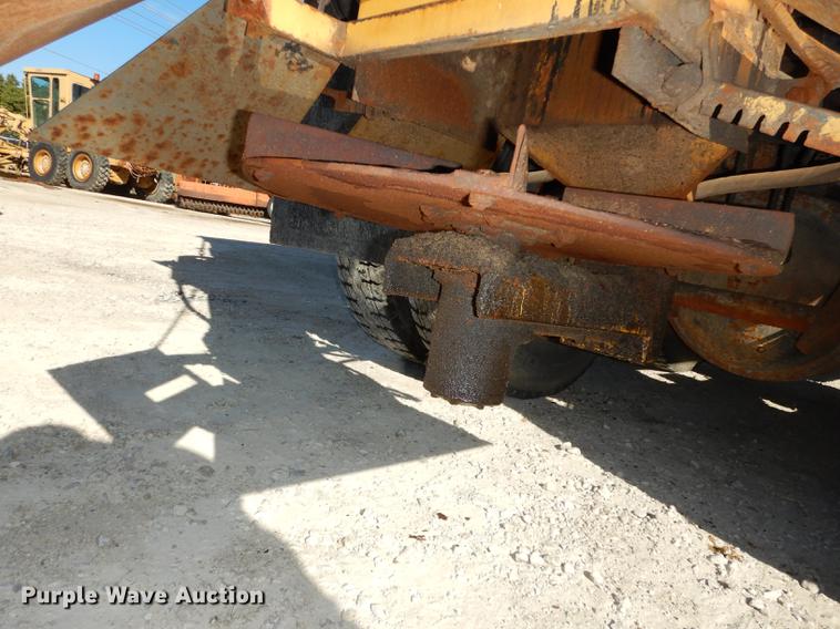 image for item J5653 1994 Ford L8000 dump truck