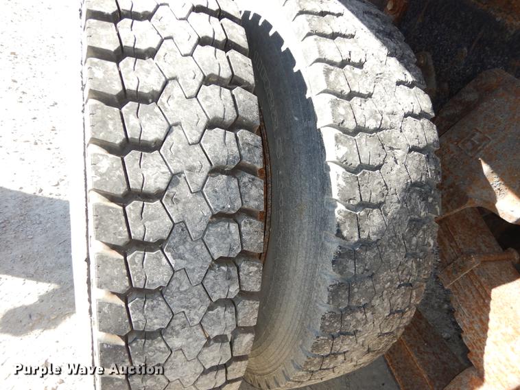 image for item J5653 1994 Ford L8000 dump truck