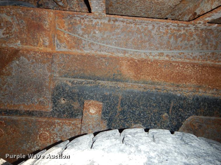 image for item J5653 1994 Ford L8000 dump truck