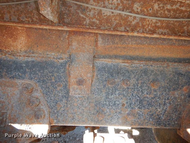 image for item J5653 1994 Ford L8000 dump truck