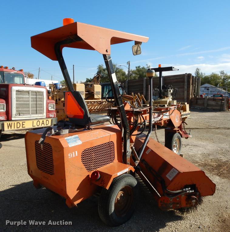 image for item J5656 1988 Lay-mor broom