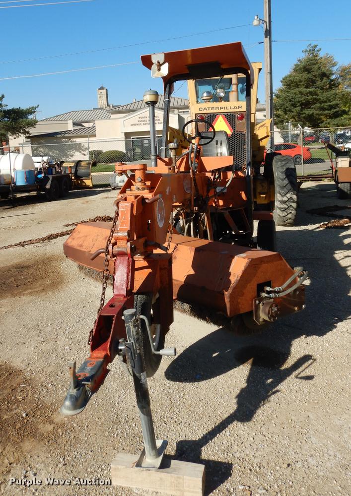 image for item J5656 1988 Lay-mor broom