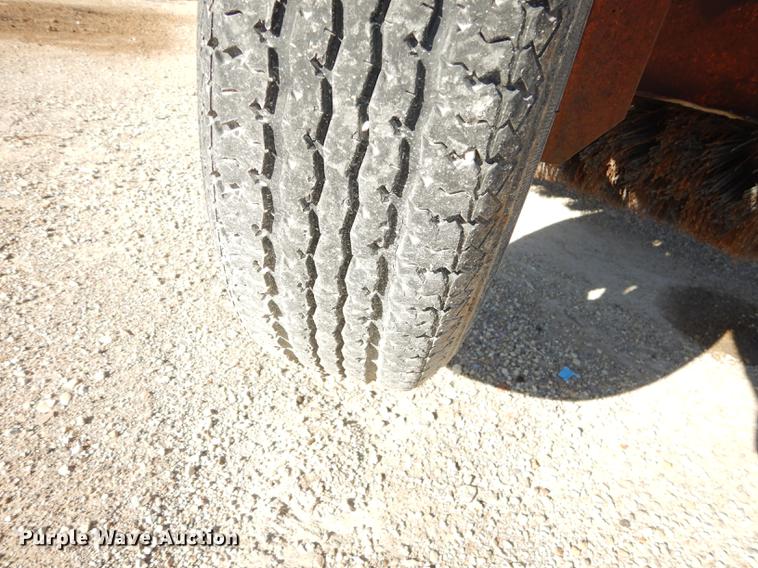 image for item J5656 1988 Lay-mor broom