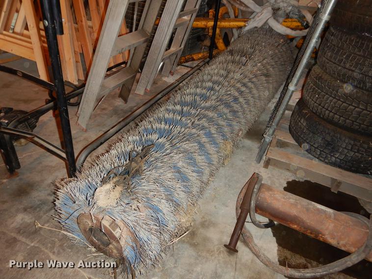 image for item J5656 1988 Lay-mor broom