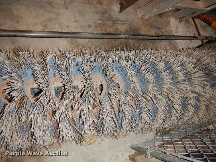 image for item J5656 1988 Lay-mor broom