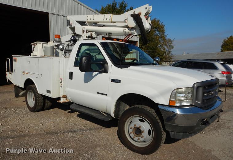 image for item J5666 2002 Ford F550 Super Duty XL bucket truck