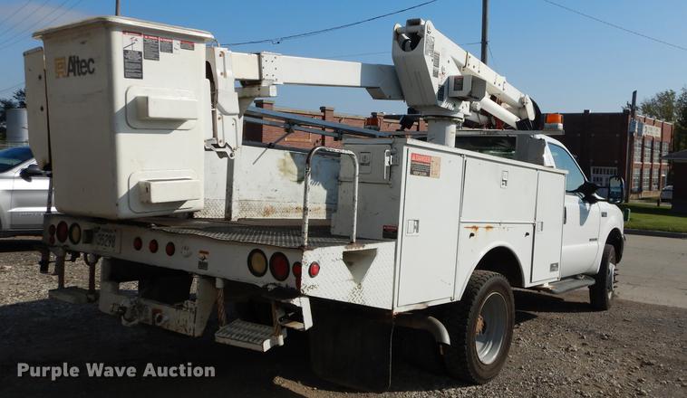 image for item J5666 2002 Ford F550 Super Duty XL bucket truck