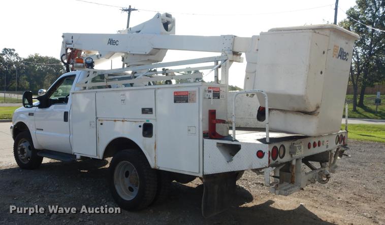image for item J5666 2002 Ford F550 Super Duty XL bucket truck