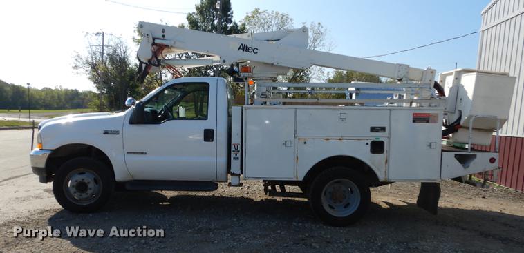 image for item J5666 2002 Ford F550 Super Duty XL bucket truck