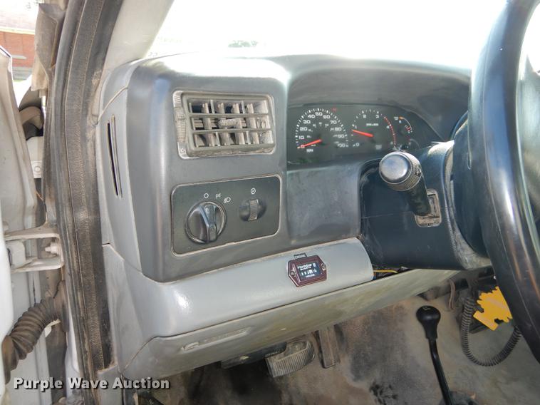 image for item J5666 2002 Ford F550 Super Duty XL bucket truck