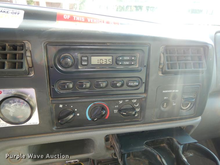 image for item J5666 2002 Ford F550 Super Duty XL bucket truck