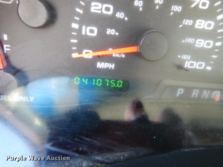 image for item J5666 2002 Ford F550 Super Duty XL bucket truck