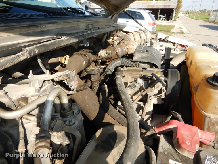 image for item J5666 2002 Ford F550 Super Duty XL bucket truck