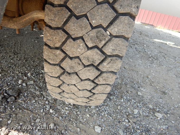 image for item J5666 2002 Ford F550 Super Duty XL bucket truck