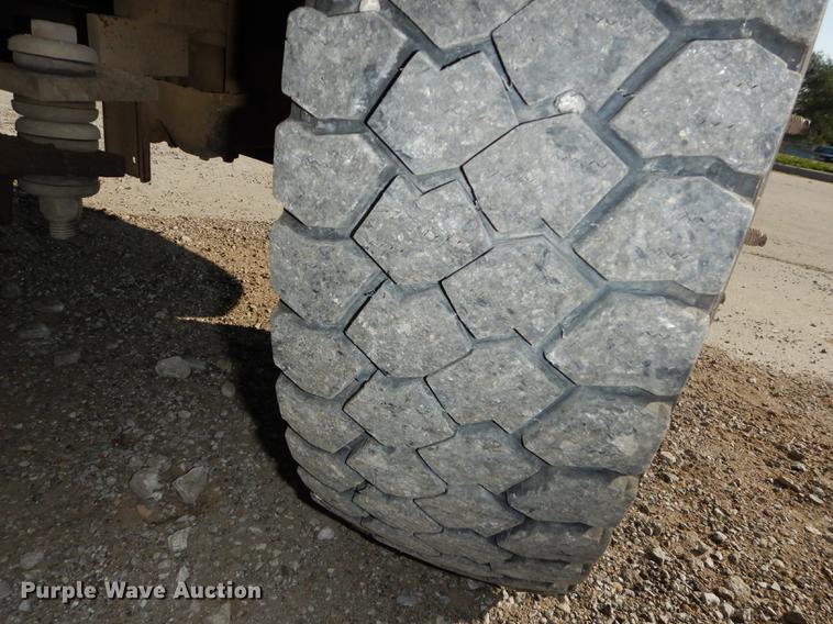 image for item J5666 2002 Ford F550 Super Duty XL bucket truck