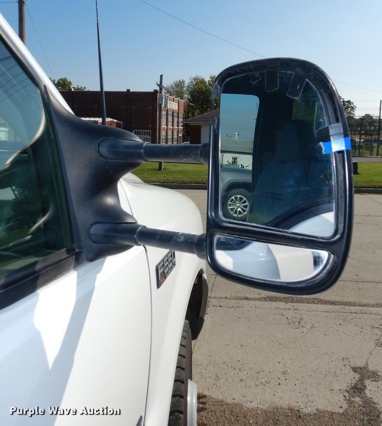 image for item J5666 2002 Ford F550 Super Duty XL bucket truck