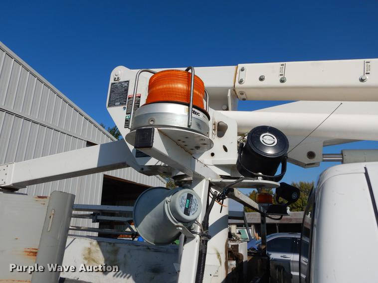image for item J5666 2002 Ford F550 Super Duty XL bucket truck