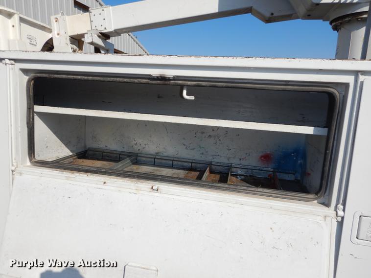 image for item J5666 2002 Ford F550 Super Duty XL bucket truck