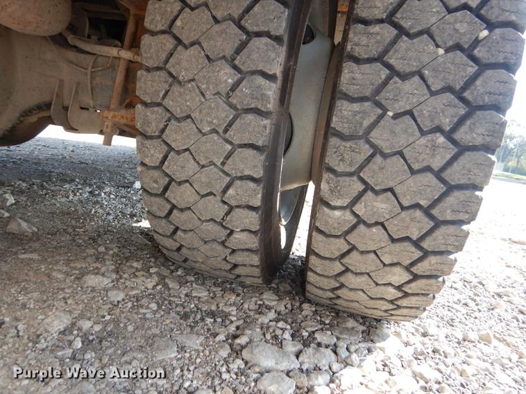 image for item J5666 2002 Ford F550 Super Duty XL bucket truck