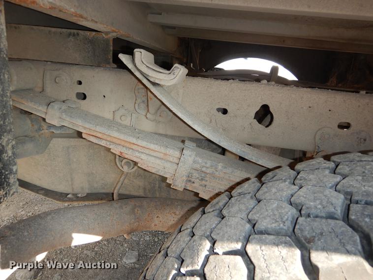 image for item J5666 2002 Ford F550 Super Duty XL bucket truck