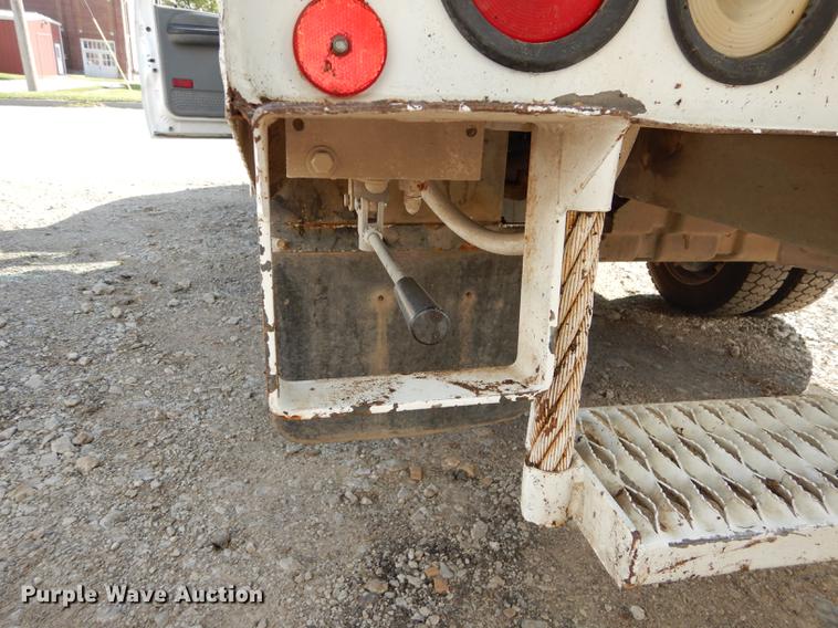 image for item J5666 2002 Ford F550 Super Duty XL bucket truck