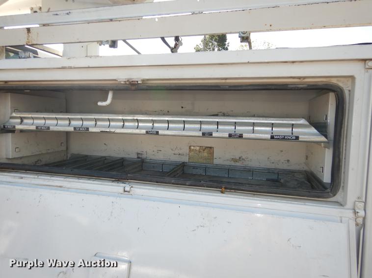 image for item J5666 2002 Ford F550 Super Duty XL bucket truck