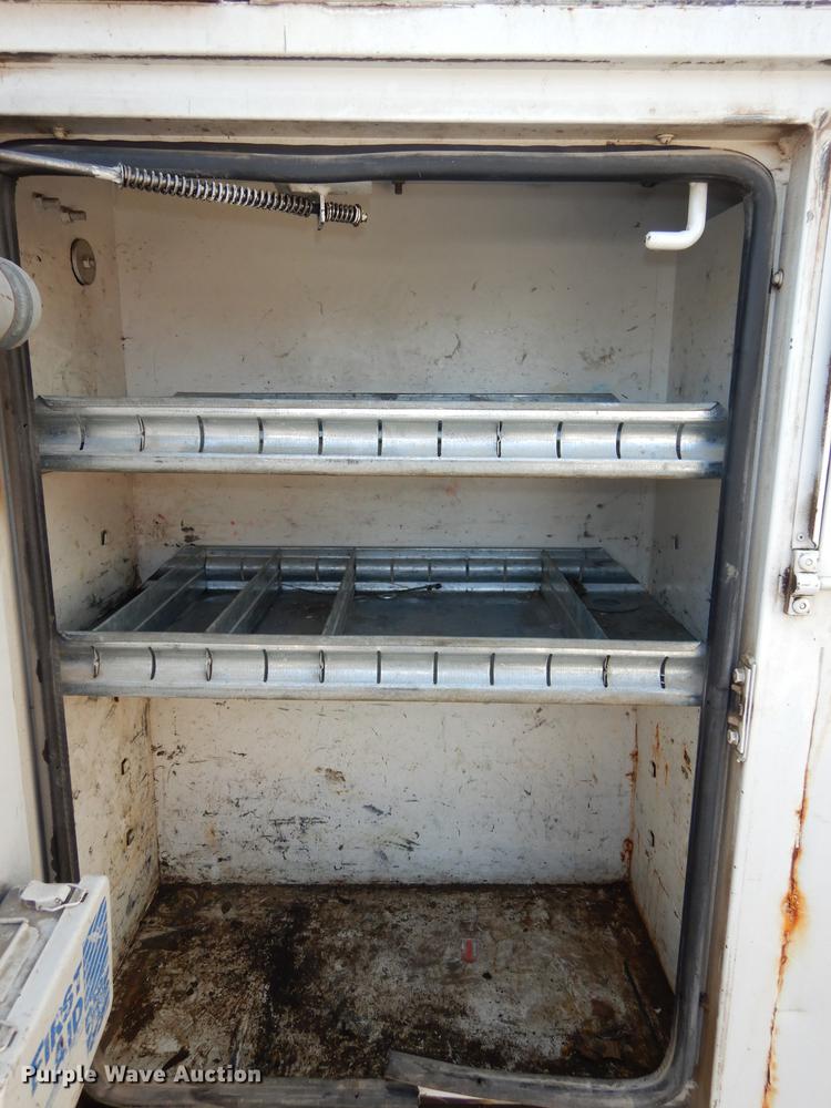 image for item J5666 2002 Ford F550 Super Duty XL bucket truck