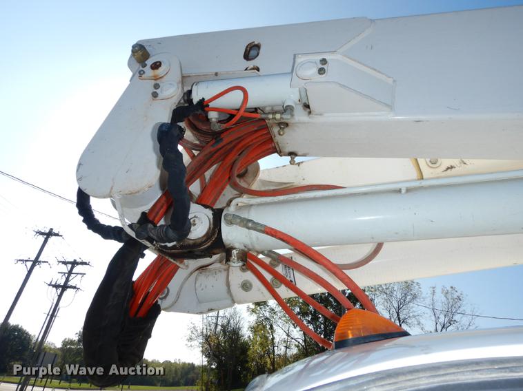 image for item J5666 2002 Ford F550 Super Duty XL bucket truck