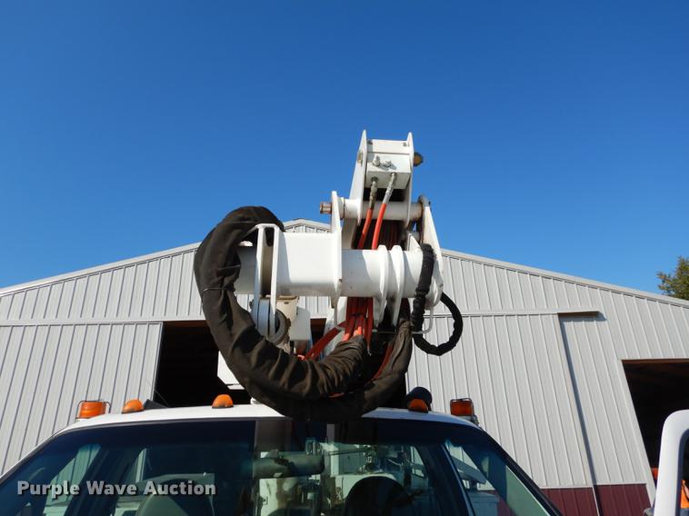 image for item J5666 2002 Ford F550 Super Duty XL bucket truck