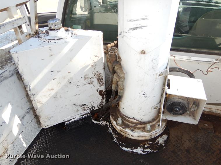 image for item J5666 2002 Ford F550 Super Duty XL bucket truck