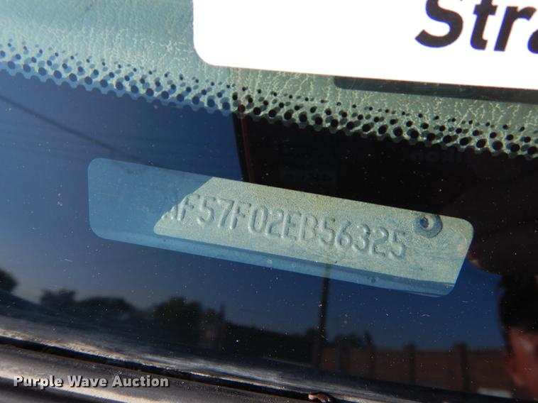 image for item J5666 2002 Ford F550 Super Duty XL bucket truck