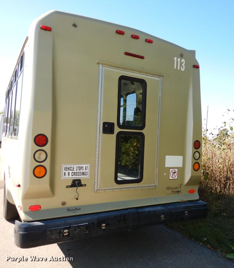 image for item J5668 2004 Ford E450 Super Duty Eldorado AeroTech shuttle bus