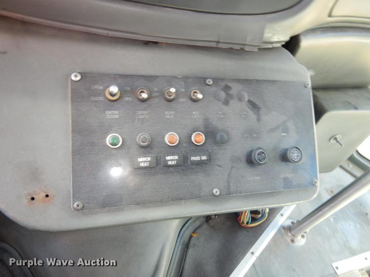 image for item J5668 2004 Ford E450 Super Duty Eldorado AeroTech shuttle bus