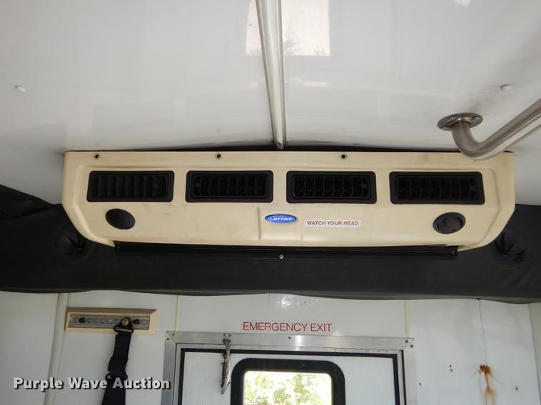 image for item J5668 2004 Ford E450 Super Duty Eldorado AeroTech shuttle bus