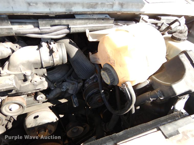 image for item J5668 2004 Ford E450 Super Duty Eldorado AeroTech shuttle bus