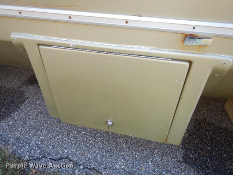 image for item J5668 2004 Ford E450 Super Duty Eldorado AeroTech shuttle bus