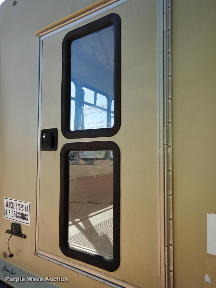 image for item J5668 2004 Ford E450 Super Duty Eldorado AeroTech shuttle bus